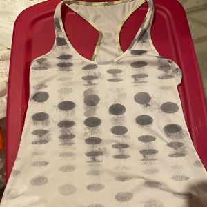 Lululemon tank